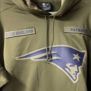 Men's New England Patriots Nike Olive Sweatshirt.